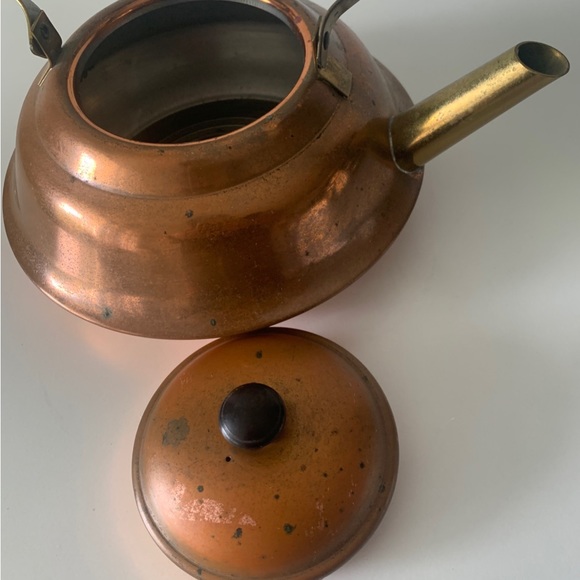 Vintage Copper Tea Kettle / Teapot - Picture 3 of 11